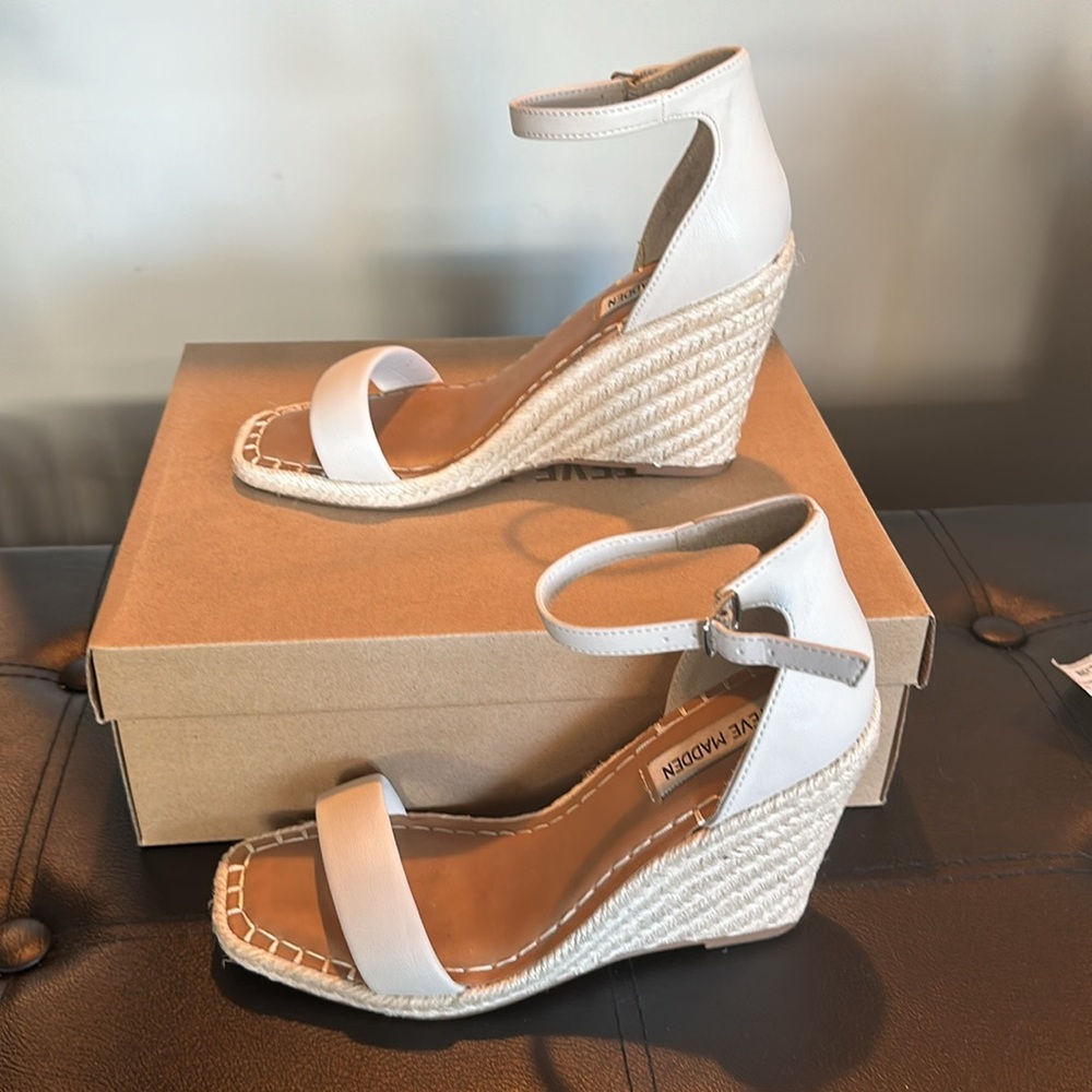 Steve Madden Submit Bone 7.5 Wedges